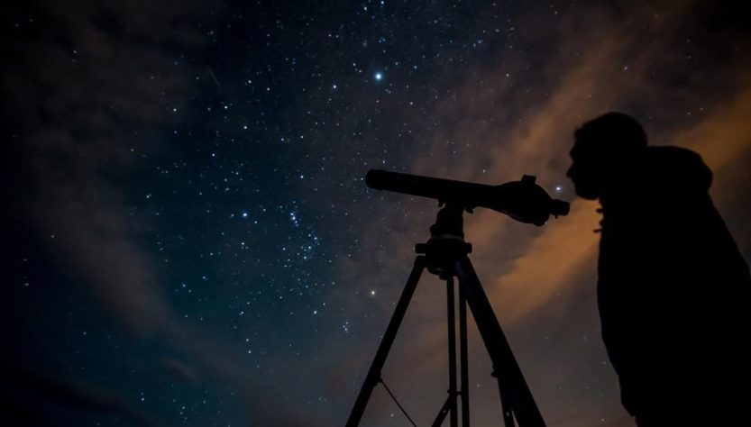 Lluvia de estrellas, observación. Noche.