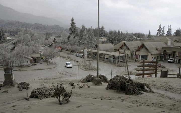 Villa La Angostura cenizas tras la erupción del volcán Puyehue en 2011