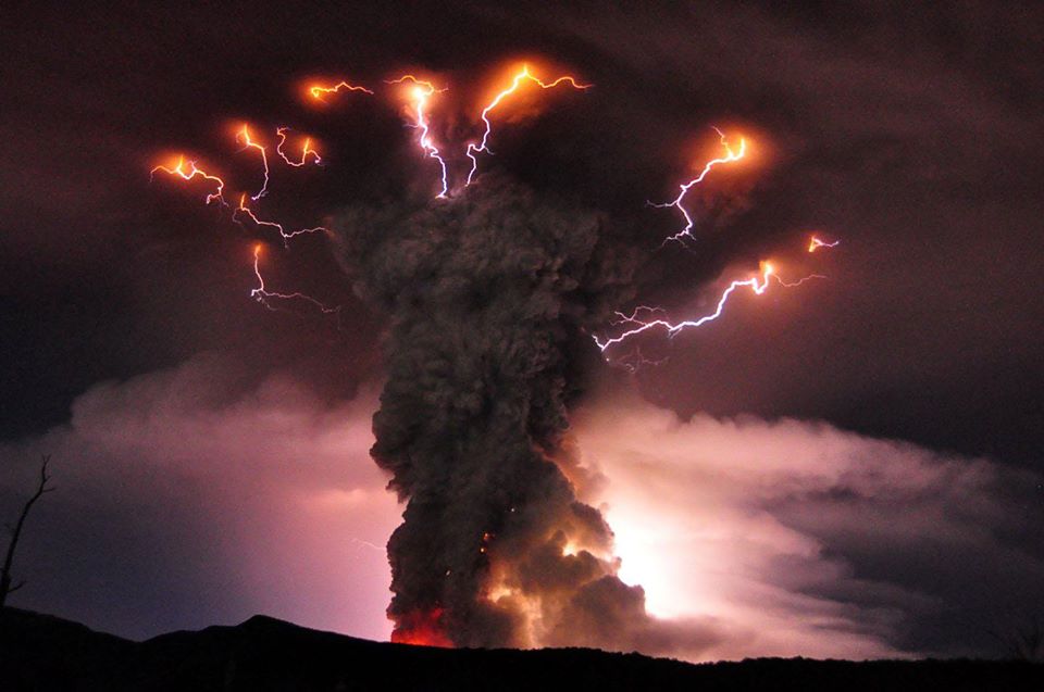 Villa La Angostura cenizas tras la erupción del volcán Puyehue en 2011