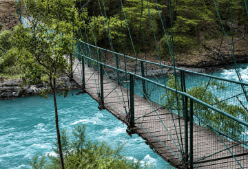 Pasarela de El Manso. Uno de los lugares imperdibles de Río Negro