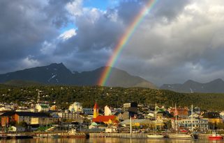 Vista de Ushuaia bajo la lluvia